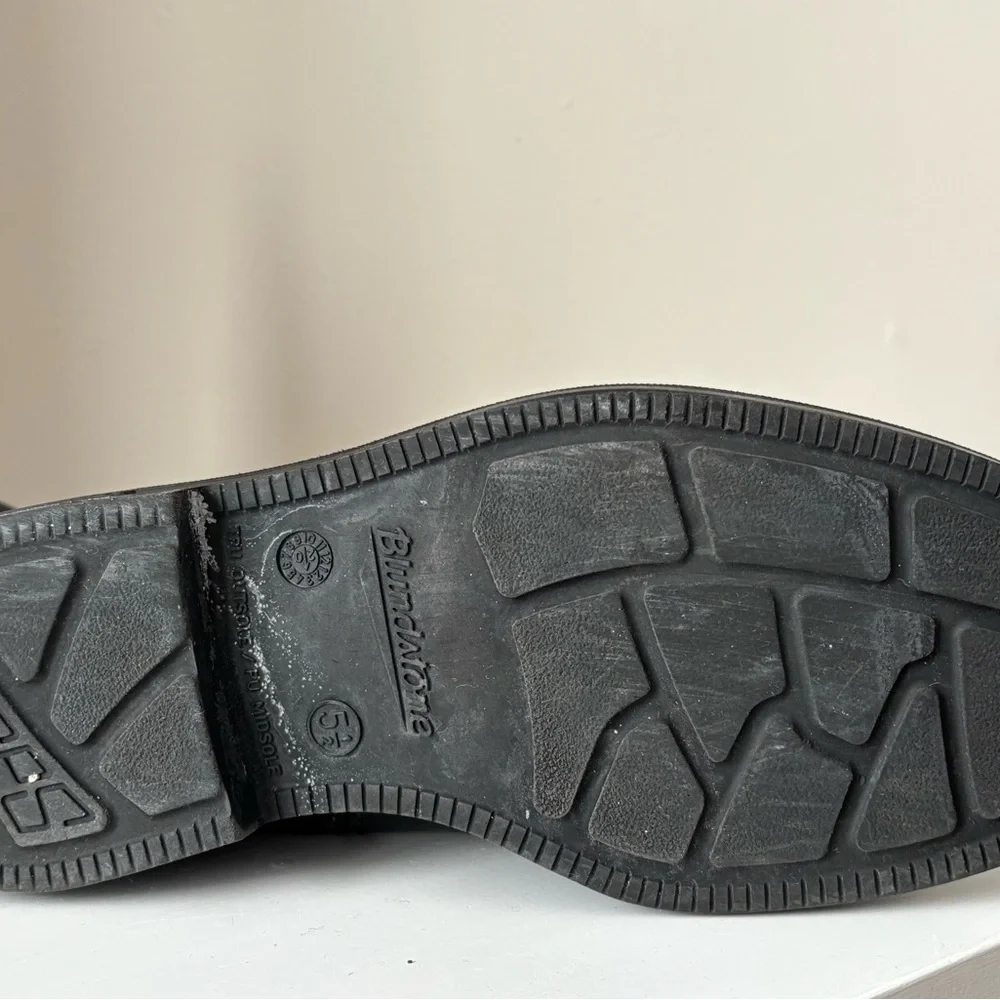 Black Leather Women’s square toed  Chelsea Boots - Picture 4 of 4